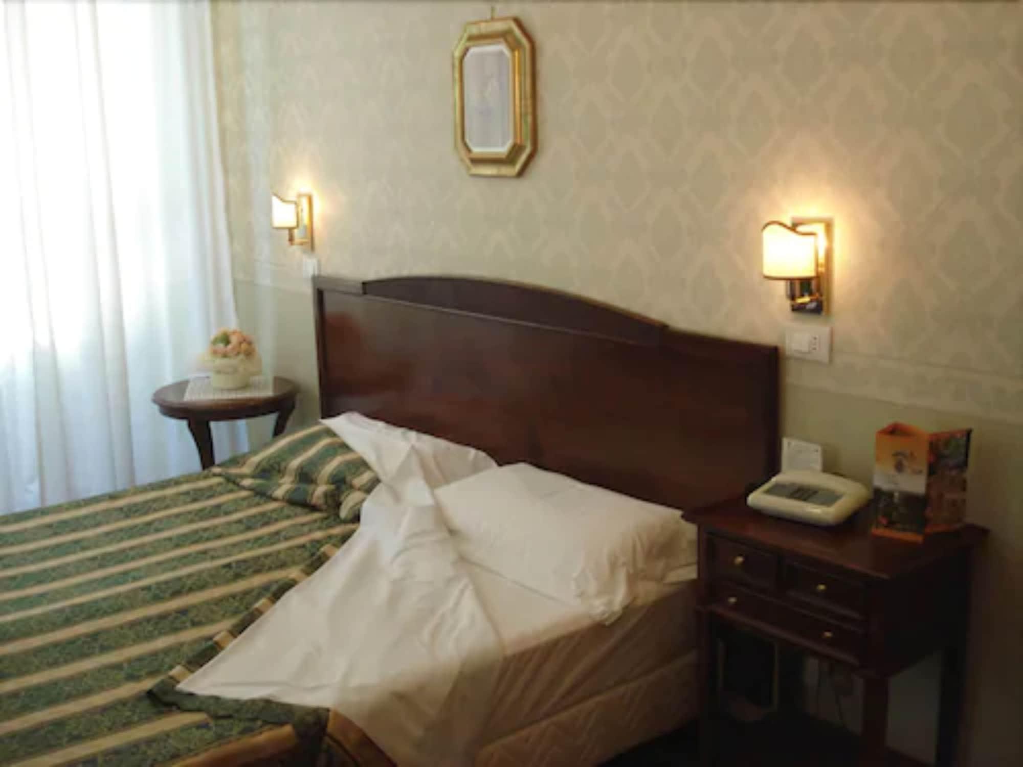 Hotel Villa Aricia 阿里恰 外观 照片