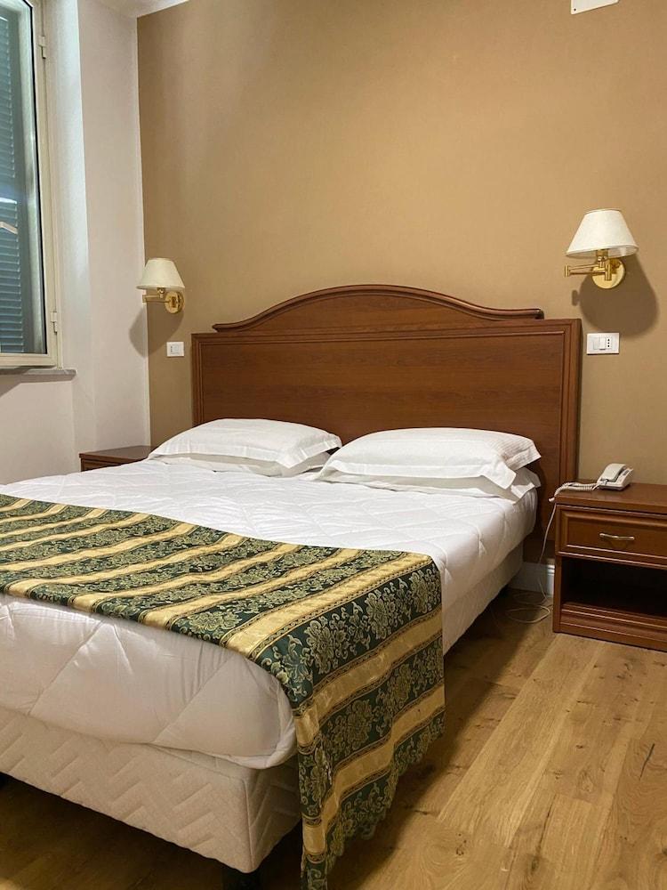 Hotel Villa Aricia 阿里恰 外观 照片
